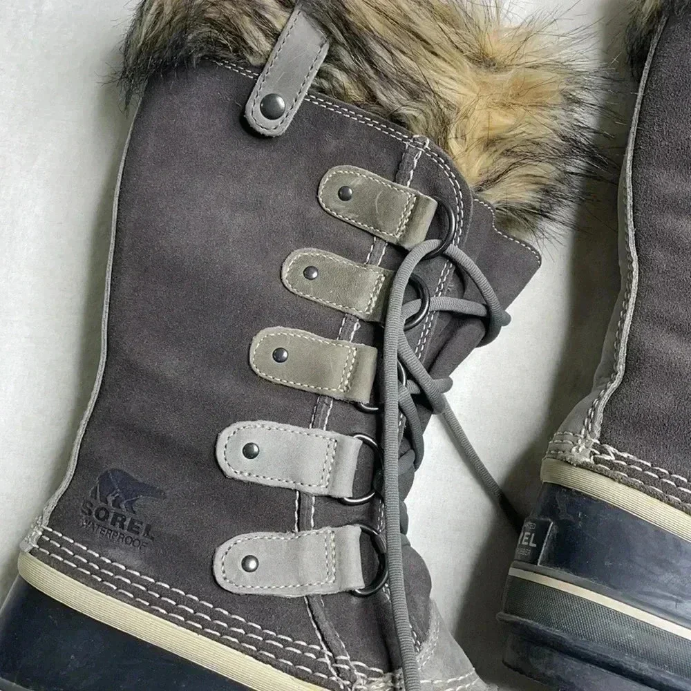 Jane of the Arctic sorel boots - Picture 2 of 4